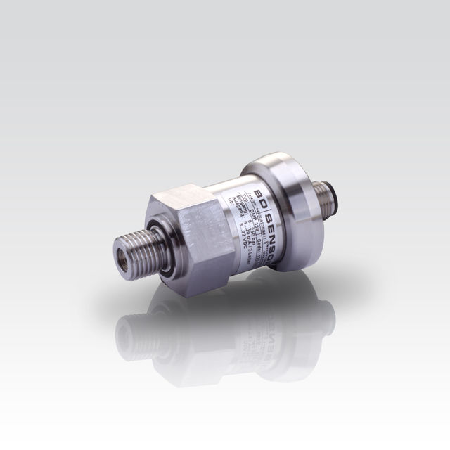 Industrial Pressure Transmitter with G 1/4" flush pressure port; suitable for viscous and pasty media
