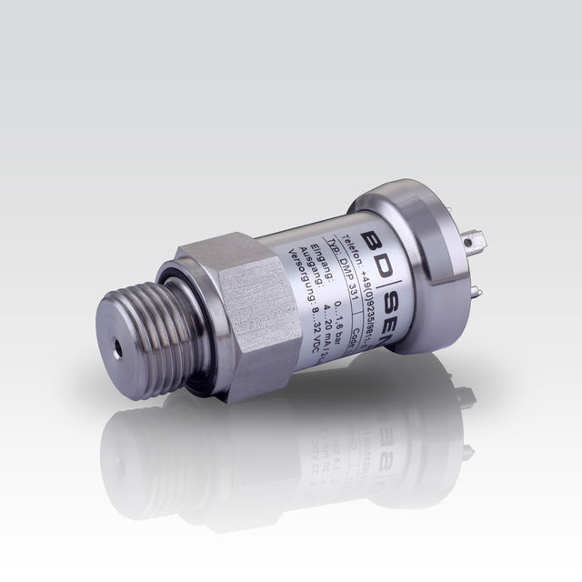 precision pressure transmitter with M12x1 connector and G1/2" pressure port